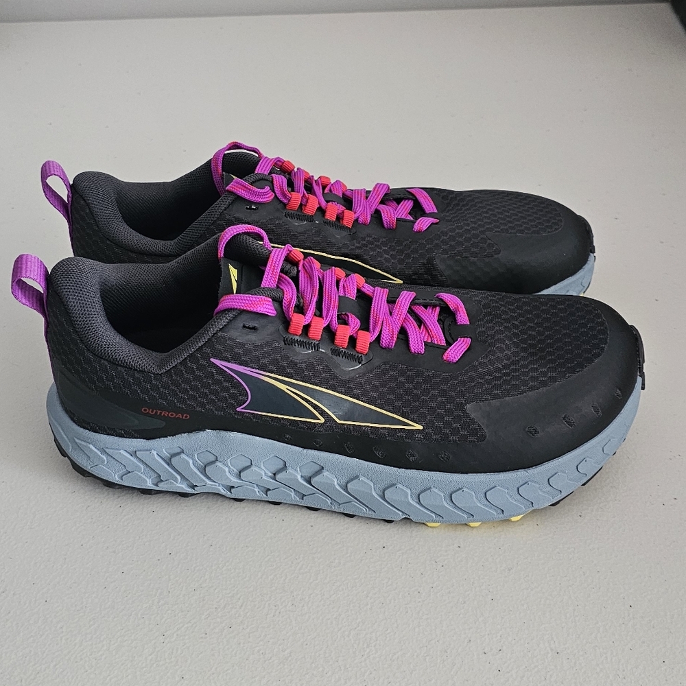 Altra Black and Pink Athletic Shoes